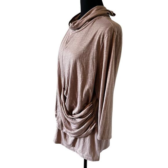 Monroe and Main Women’s Plus Size Contemporary Drapy Shimmer Top Tan Size 2X - Picture 4 of 8